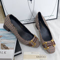 Belt buckle with shoes