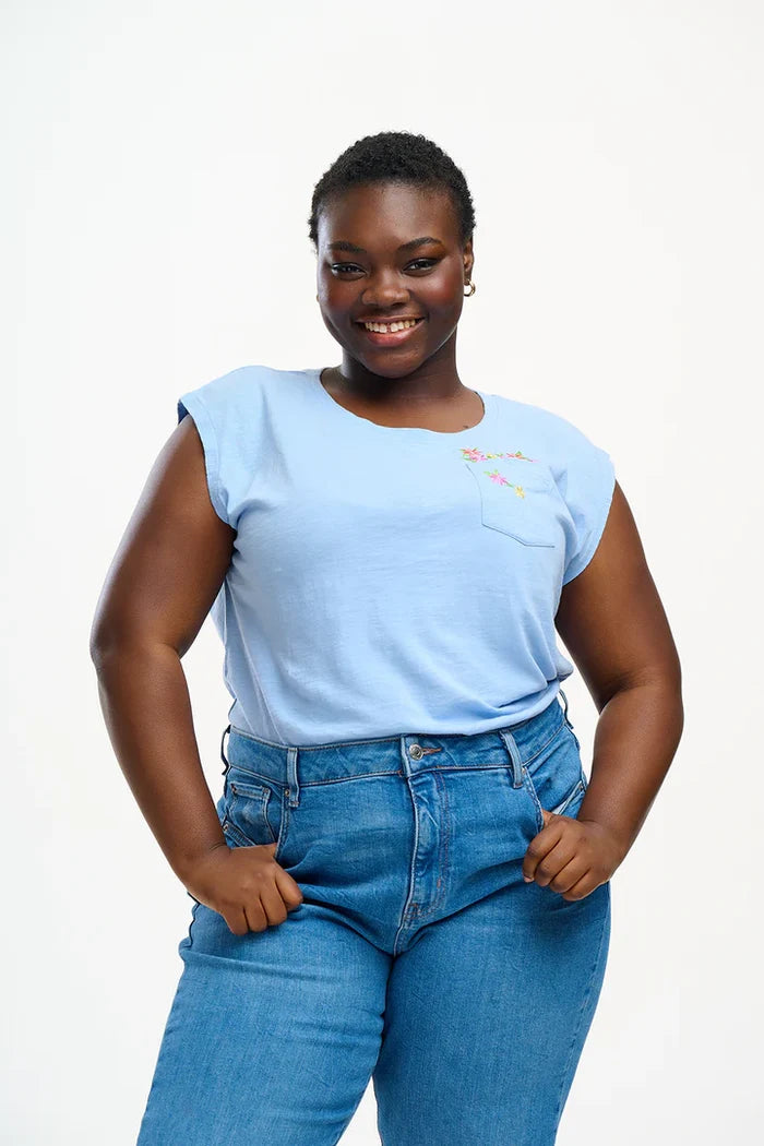 Chrissy Relaxed Tank T-Shirt (Blue Floral Pocket)