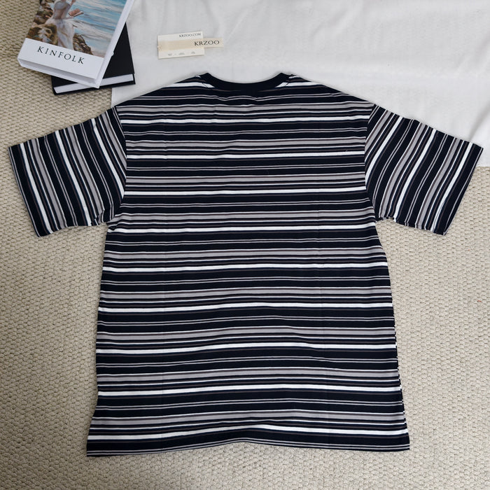 Contrasting color stripe T-shirt