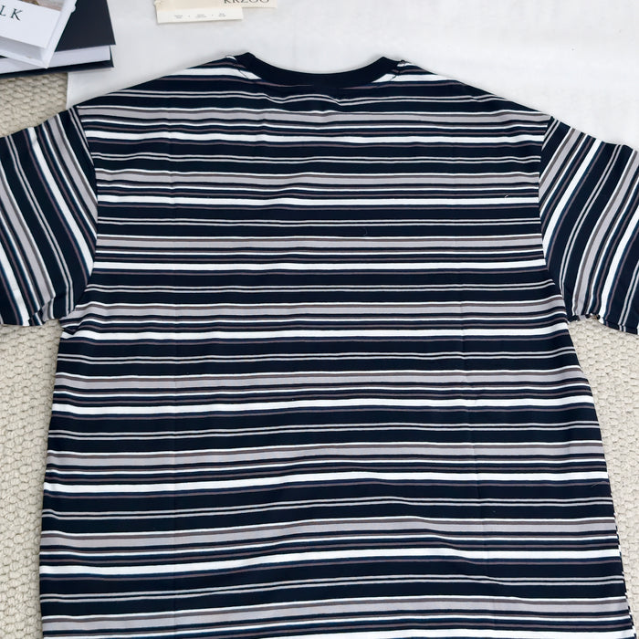 Contrasting color stripe T-shirt