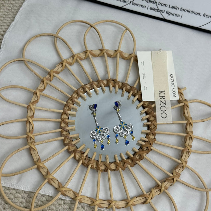 Copper-ringed zirconia earrings accessory