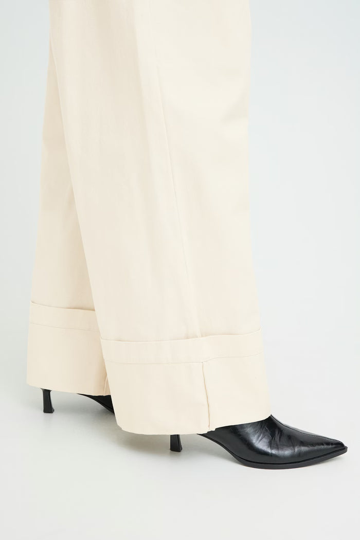 Gemma Wide Leg Trousers (Almond)