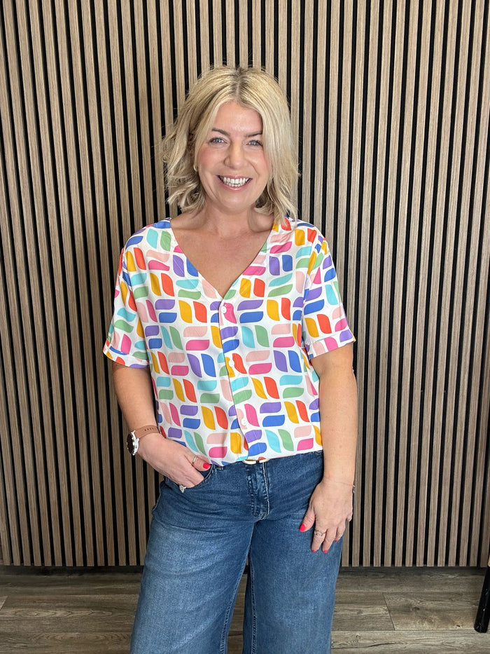 Hatty Shirt (Off White/Curved Geometric)