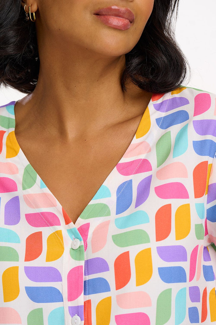 Hatty Shirt (Off White/Curved Geometric)