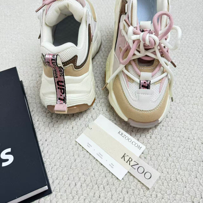 High-top sports shoes