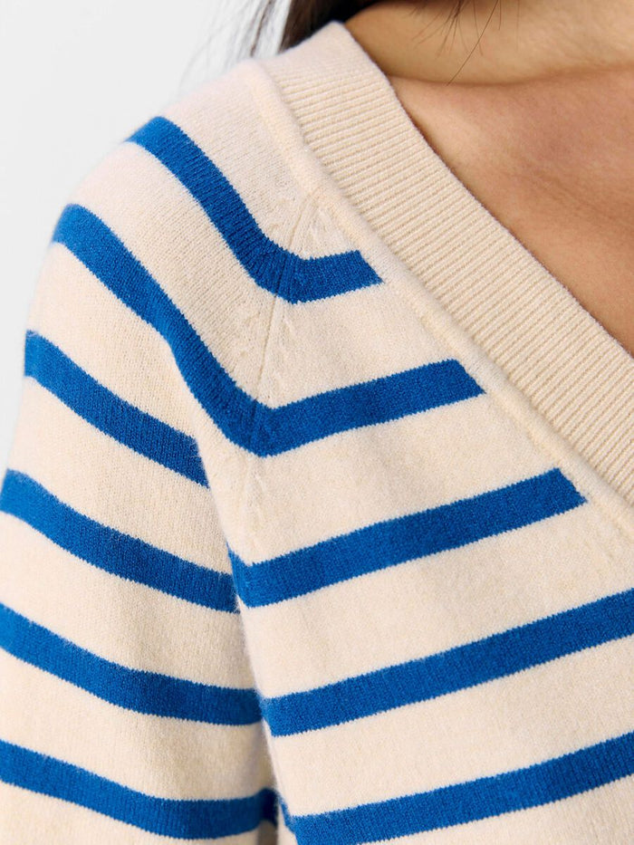 Jocelyn V-Neck Knit Top (Sandshell/Surf)