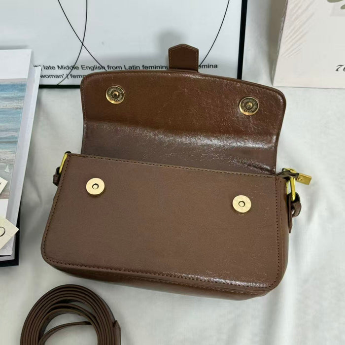 Leather snapback handbag