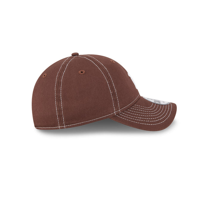 New Era N.Y Yankees 9Twenty “Packable” Cap (Mocha)
