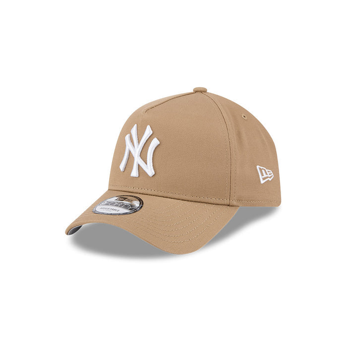 New Era N.Y Yankees “Script Logo” 9Forty A-Frame Cap (Beige)
