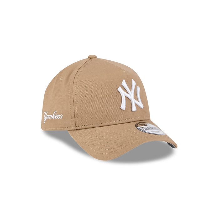 New Era N.Y Yankees “Script Logo” 9Forty A-Frame Cap (Beige)