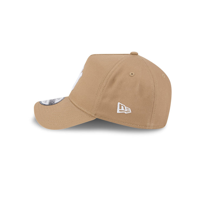 New Era N.Y Yankees “Script Logo” 9Forty A-Frame Cap (Beige)
