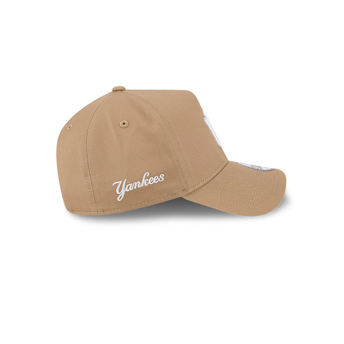 New Era N.Y Yankees “Script Logo” 9Forty A-Frame Cap (Beige)