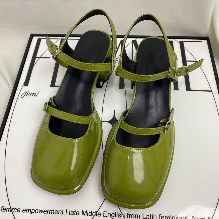 Patent leather Mary Jane shoes