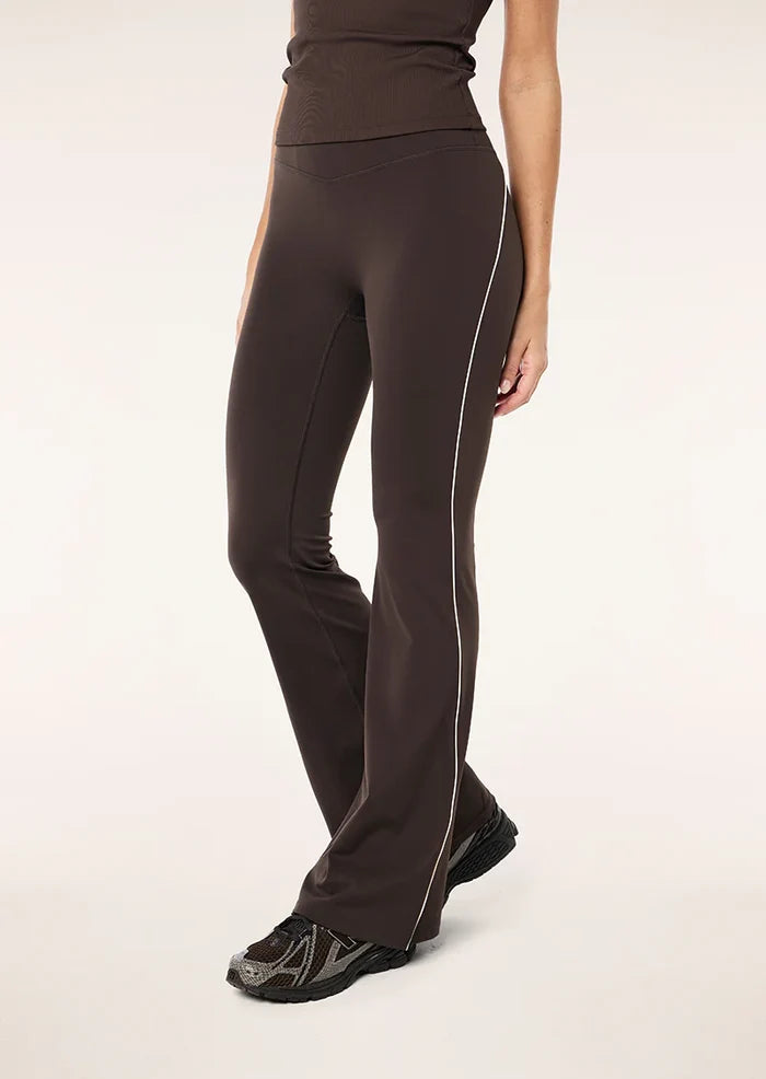 P.E NATION Preview Piping Legging (Coffee)