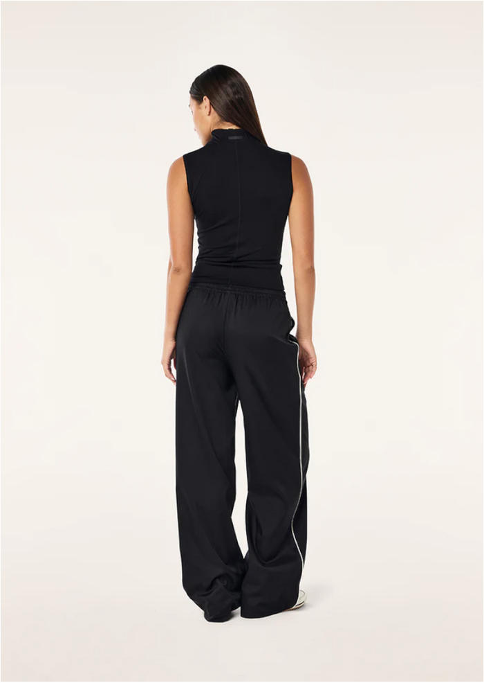 P.E Nation Routine Quarter Zip Tank (Black/Optic White)