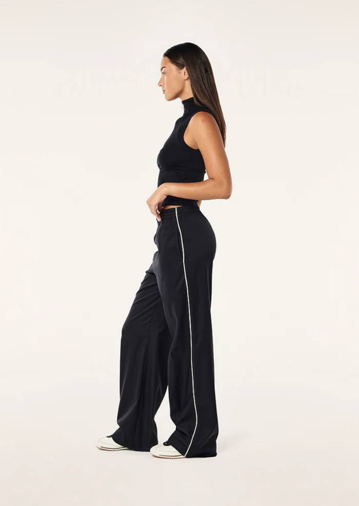 P.E Nation Routine Quarter Zip Tank (Black/Optic White)