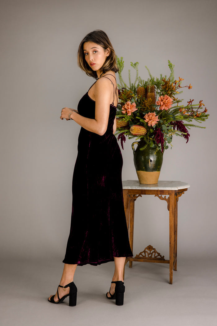 medium / blackberry bliss / silk velvet with silk linen trim