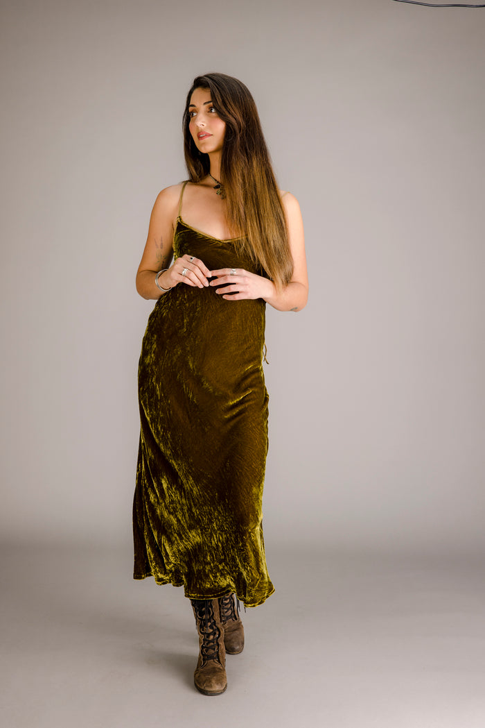 medium / magical moss / silk velvet with silk linen trim