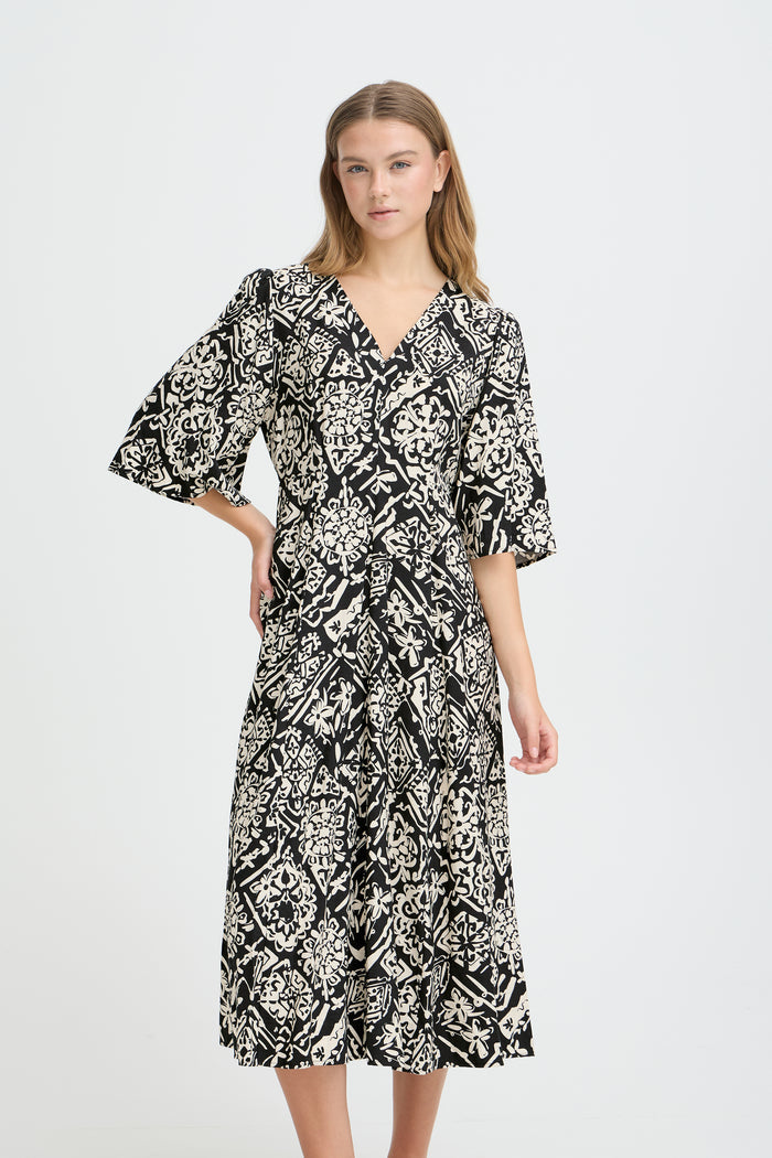 Taylor Maxi Dress (Graphic/Black)
