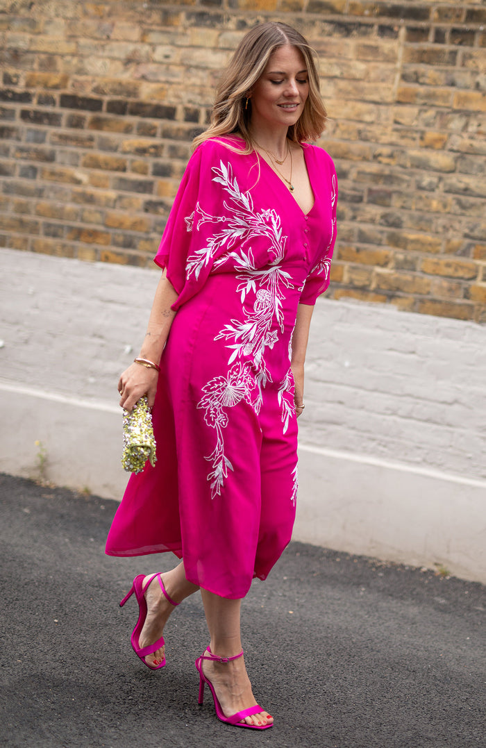 THE CHRISTINE EMBROIDERED FLUTTER SLEEVE PLUNGE NECK MIDI DRESS (PINK/WHITE)