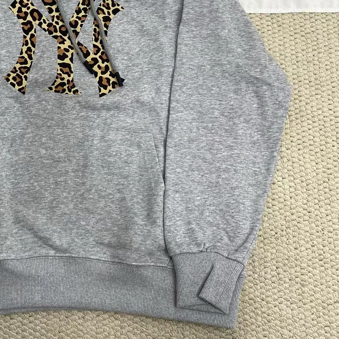 Trendy printed pocket sweatshirt