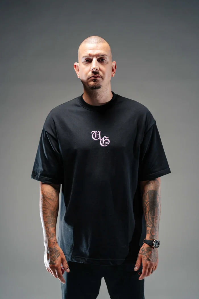 UNDRGROUND OL’ English Reload Tee (Black/Lilac)