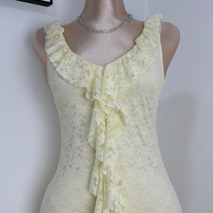 Waist-Cinching Lace Dress