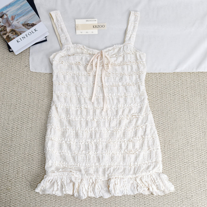 Wavy pattern tie-neck halter dress