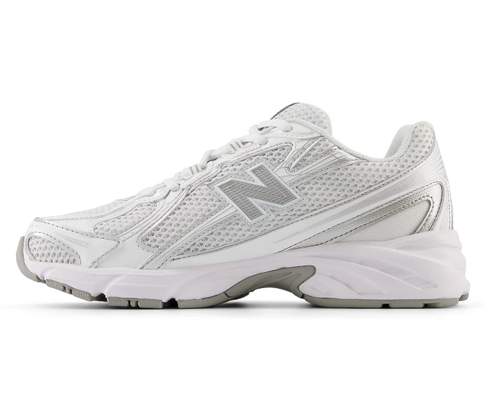 Women’s New Balance 740 (White/Silver)