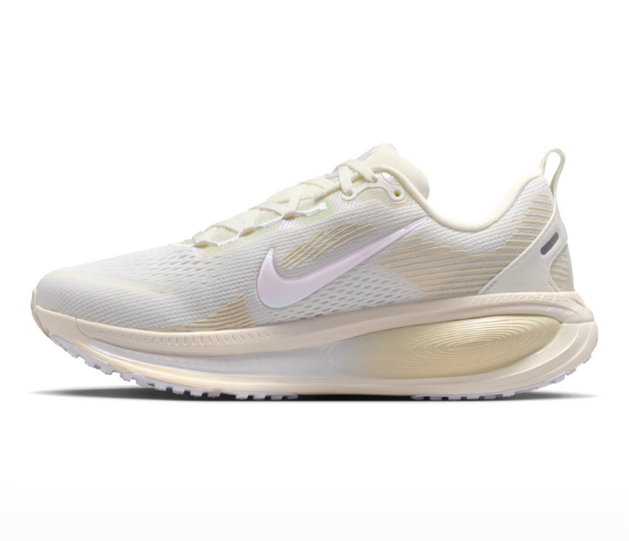 Women’s Nike Vomero 18 (White Pearl)