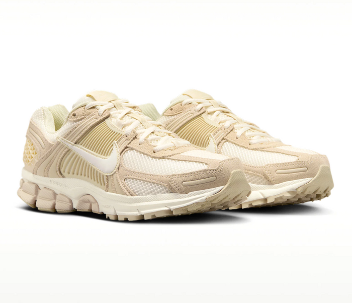 Women's Nike Zoom Vomero 5 (Beige)