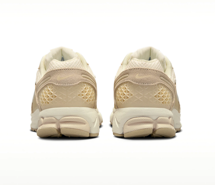 Women's Nike Zoom Vomero 5 (Beige)